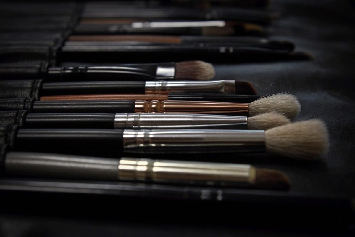 Ikea ou But : quel choix pour meubler un salon