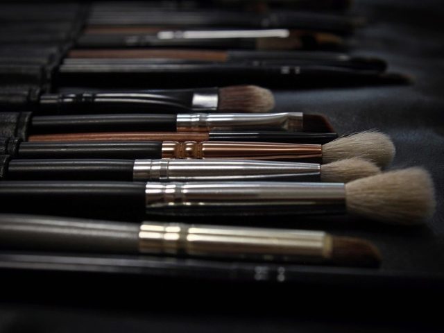 Ikea ou But : quel choix pour meubler un salon