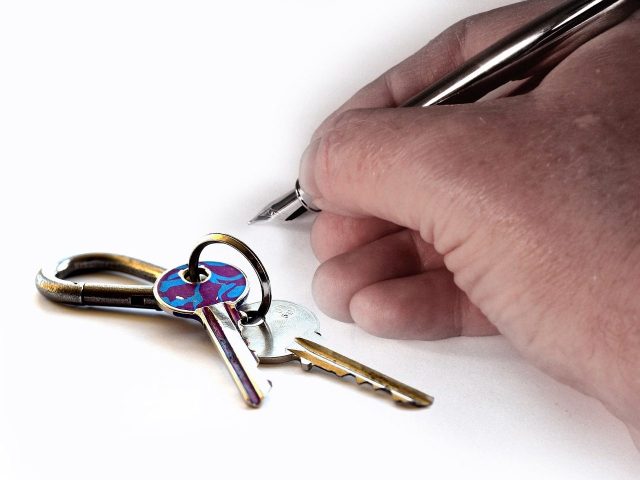 Entretien du logement: qui paie entre locataire et propriétaire