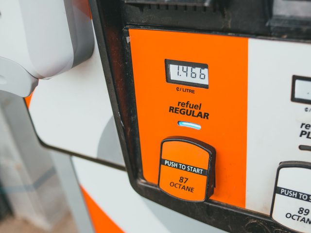 Dès maintenant, économisez sur l’essence grâce à ces astuces incontournables