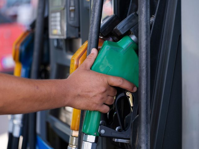 100 € d’aide carburant : comment en bénéficier dès maintenant ?