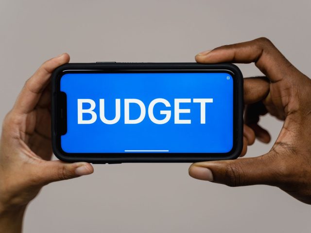 L&rsquo;impact de l&rsquo;augmentation des prix des iPhones sur votre budget