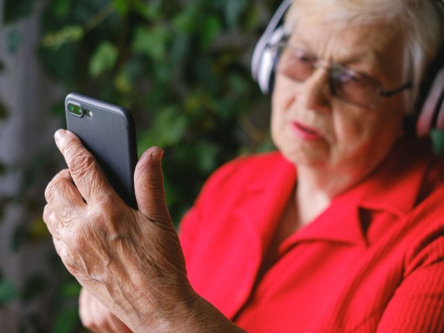 Prothèses auditives pas chères : un piège pour votre santé ?
